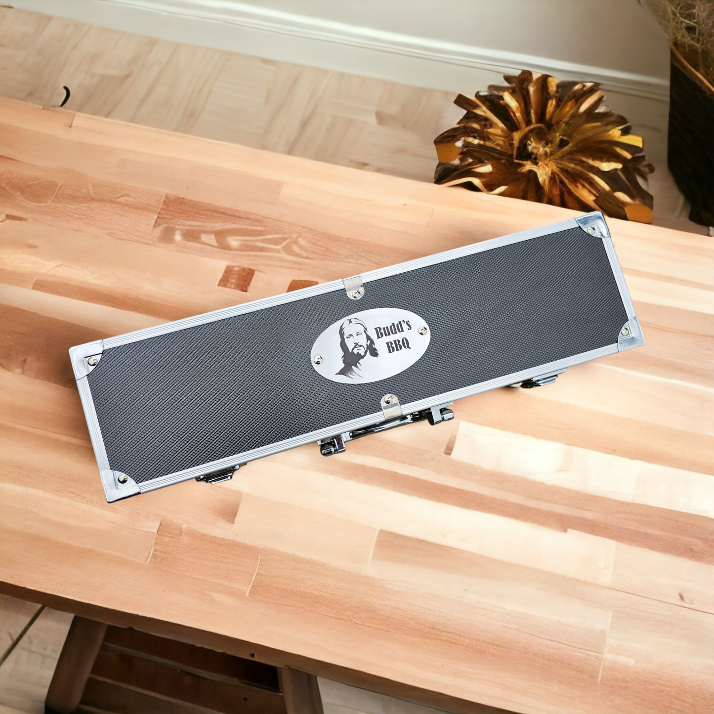 BBQ set with personalised case